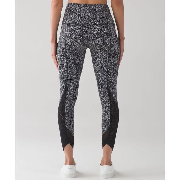 Lululemon Wunder Under Pant Size 4 Hi-Rise Laser Cut Luon Ripple Jacquard - Picture 1 of 12